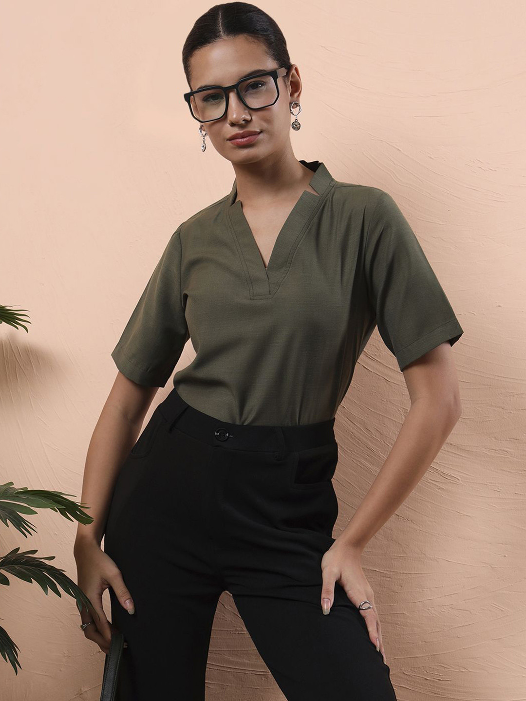 FITHUB Women Mandarin Collar Short Sleeves Top
