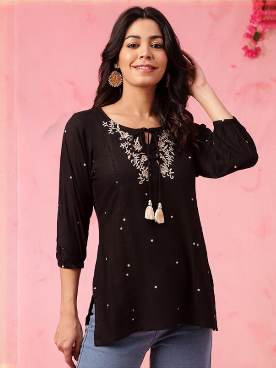 RR SA KURTIS Women Embroidered Accordion Pleated Sleeves Crop Top