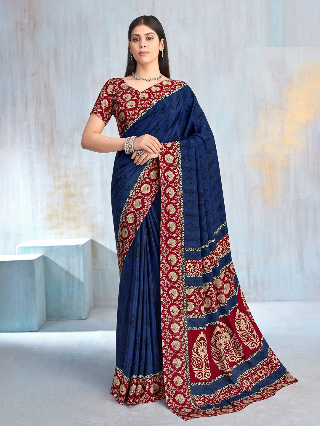 THE FASHION ATTIRE Floral Self Design Patola Saree