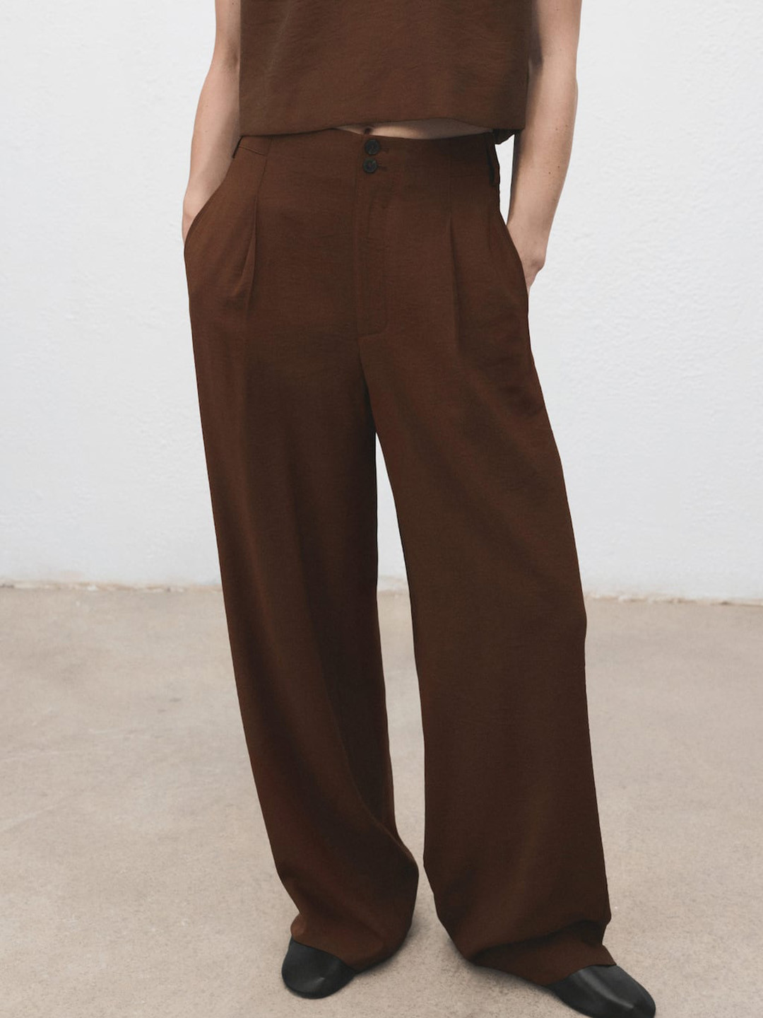 MANGO Women Mid-Rise Pleated Detail Straight Fit Parallel Trousers