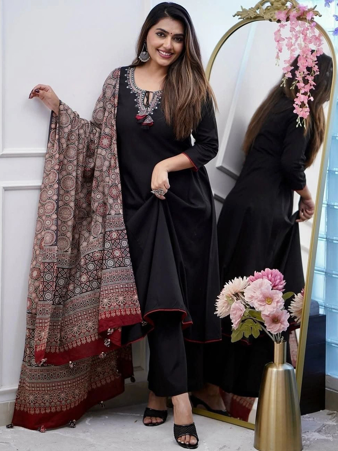 Brand Hill Paisley Yoke Design Tie-Up Neck Thread Work Kurta With Palazzos & Dupatta