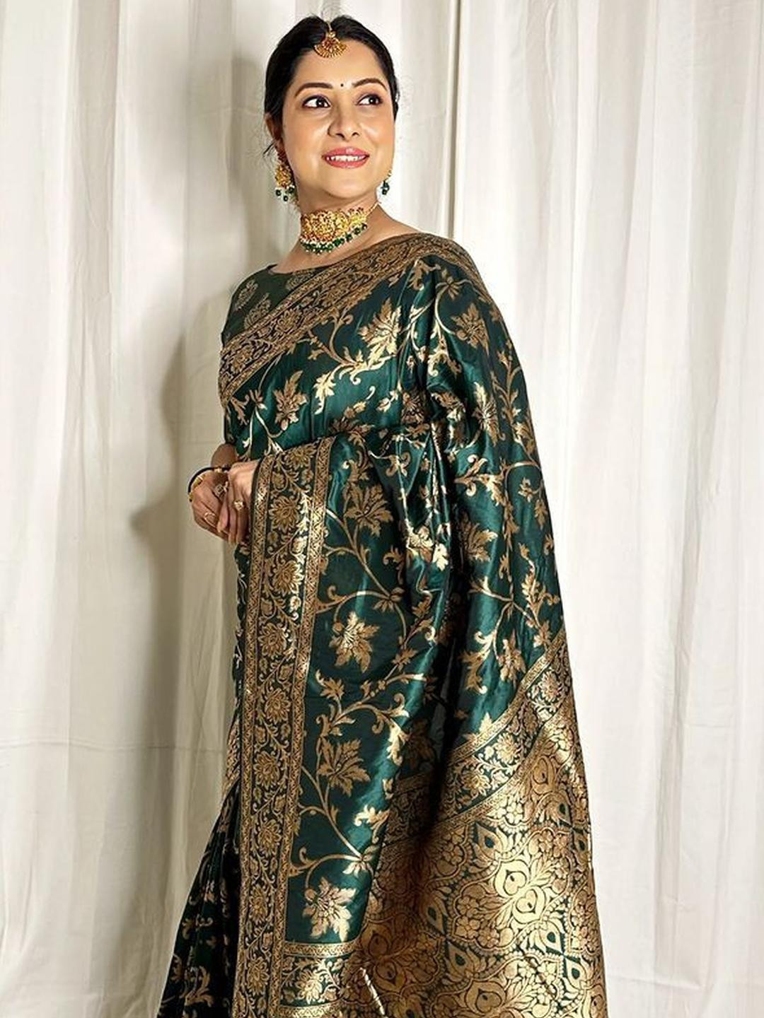 Traditional Handloom, Lightweight, Embroidered & Printed Design, Ideal for Casual, Wedding & Party Wear Saree