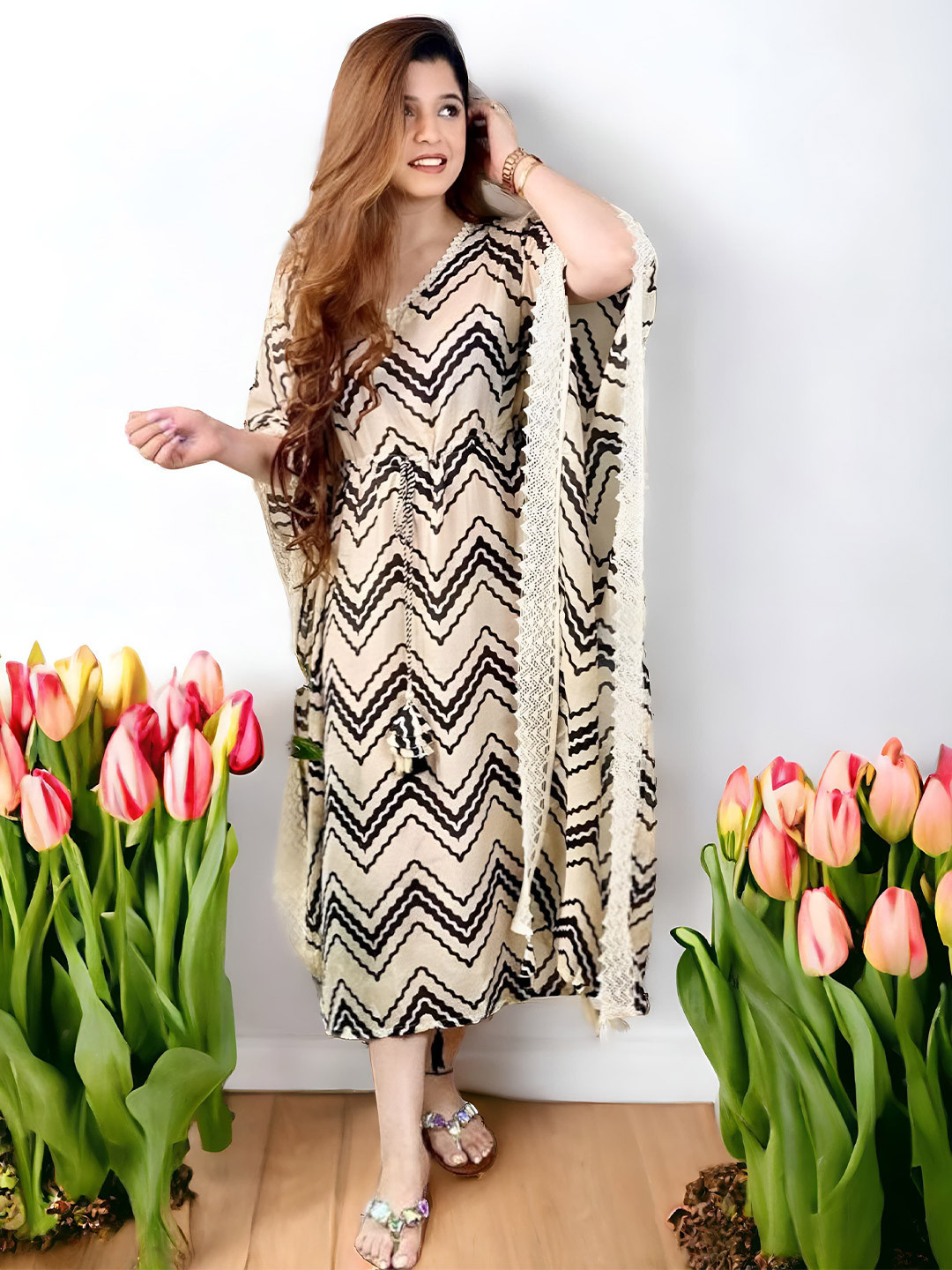 Wawlooks Geometric Printed V-Necki Kaftan Kurta