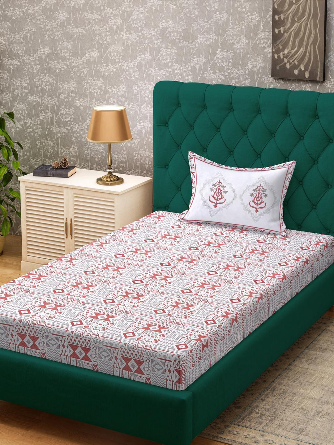 Klotthe Red Geometric 400 TC Pure Cotton Single Bedsheet in Book Fold Packing