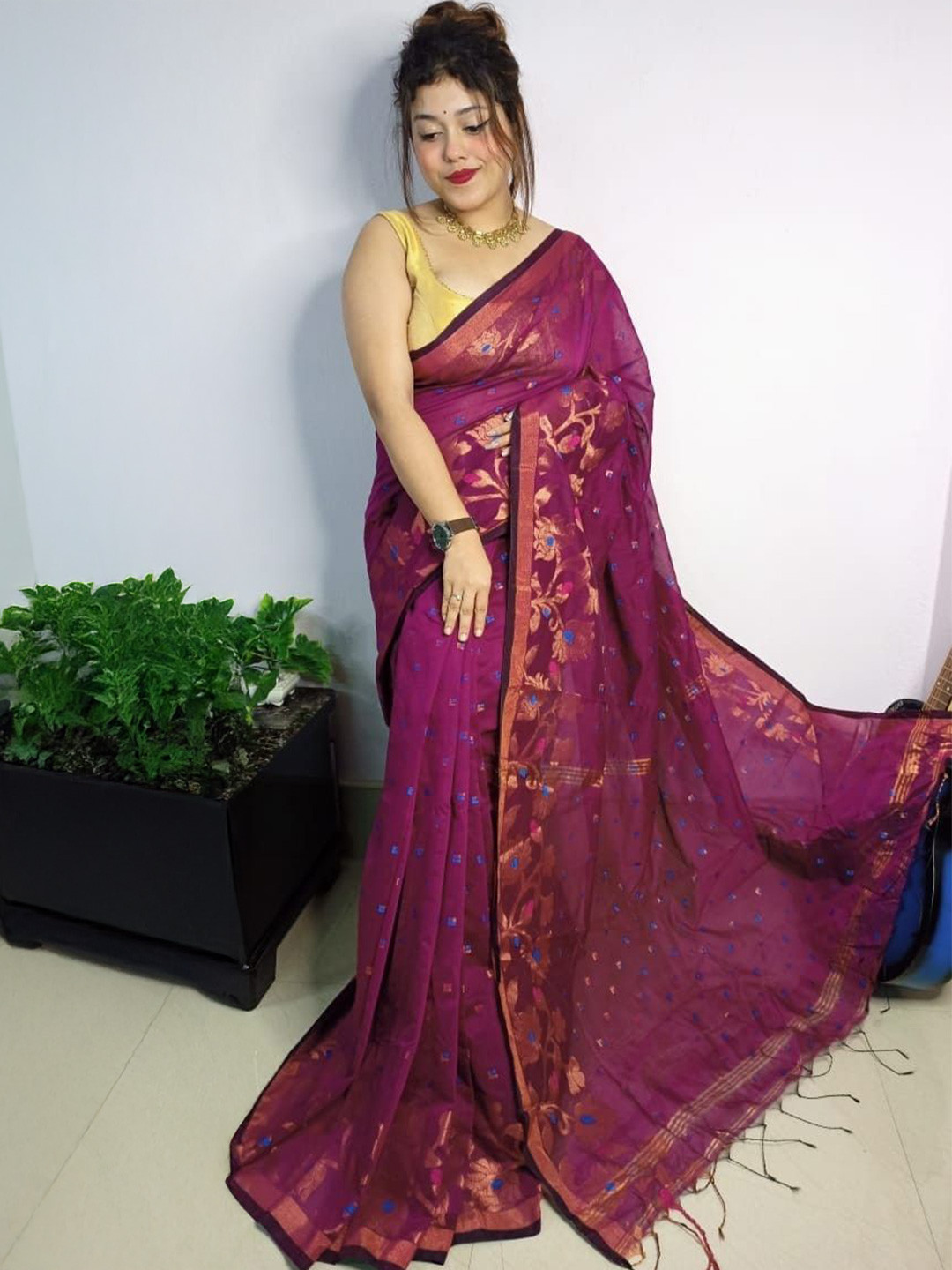 Saree star Woven Design Taant Saree