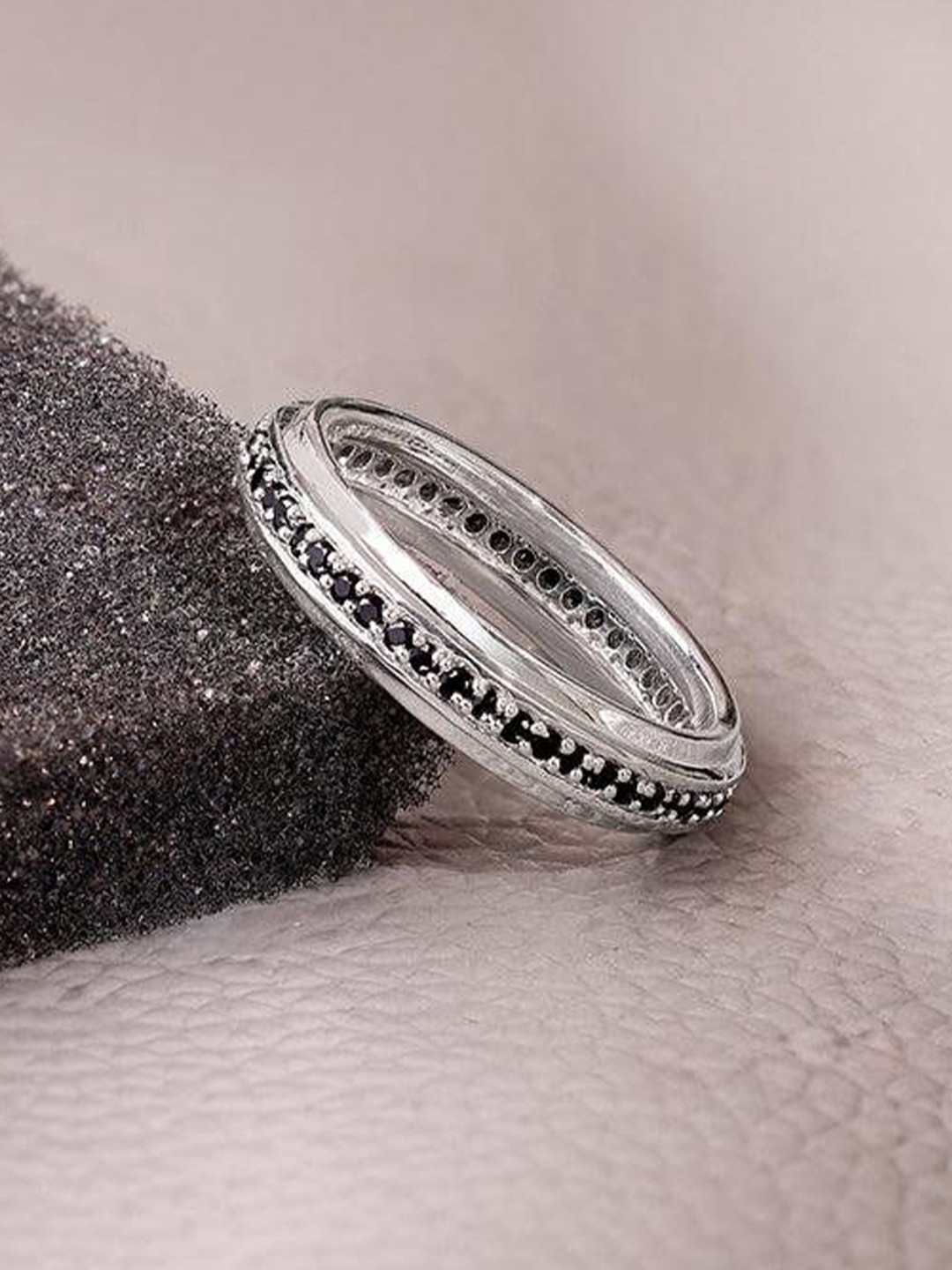 GIVA Men Rhodium-Plated Zircon Silver Dapper Finger Ring