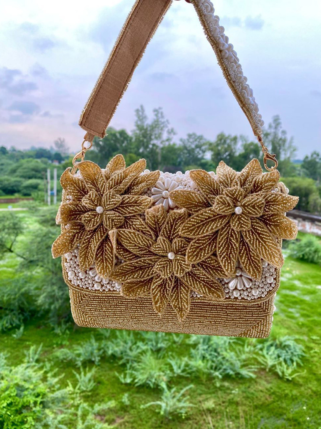 SALUJA PUNJABI JUTTI Embroidered Box Clutch