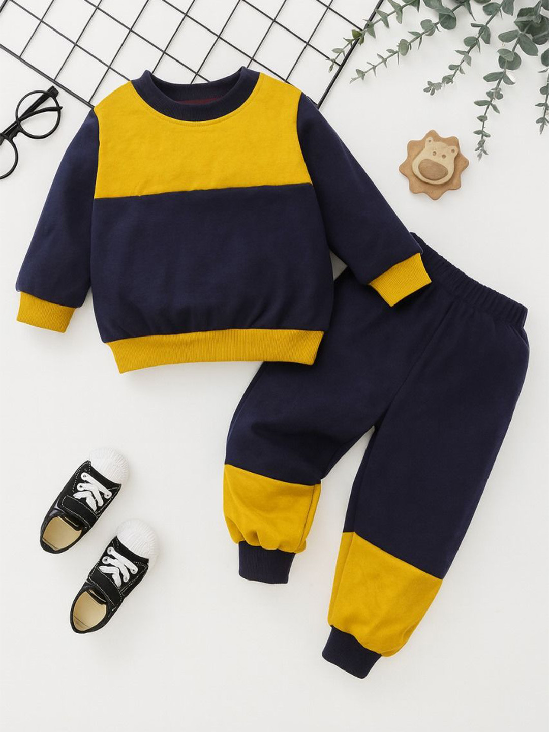 INDIA FASHION FAB Kids Colourblocked Clohing Set