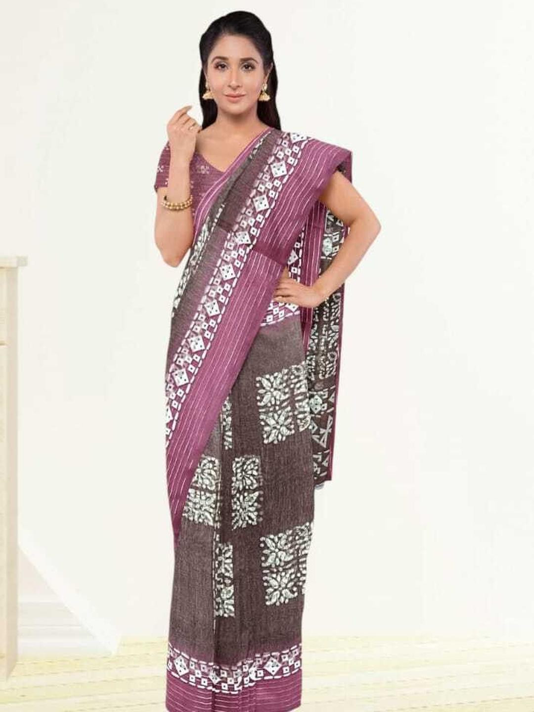 Ruhabs Women Geometric Printed Ikat Saree with an unstitched Blouse Piece