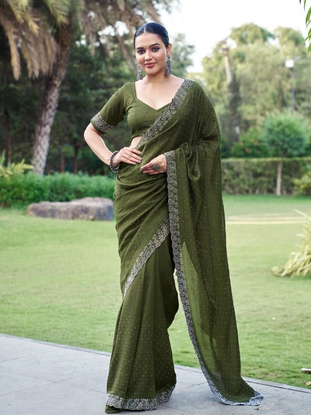 GHAN SALS Embellished Beads & Stones Maheshwari Saree