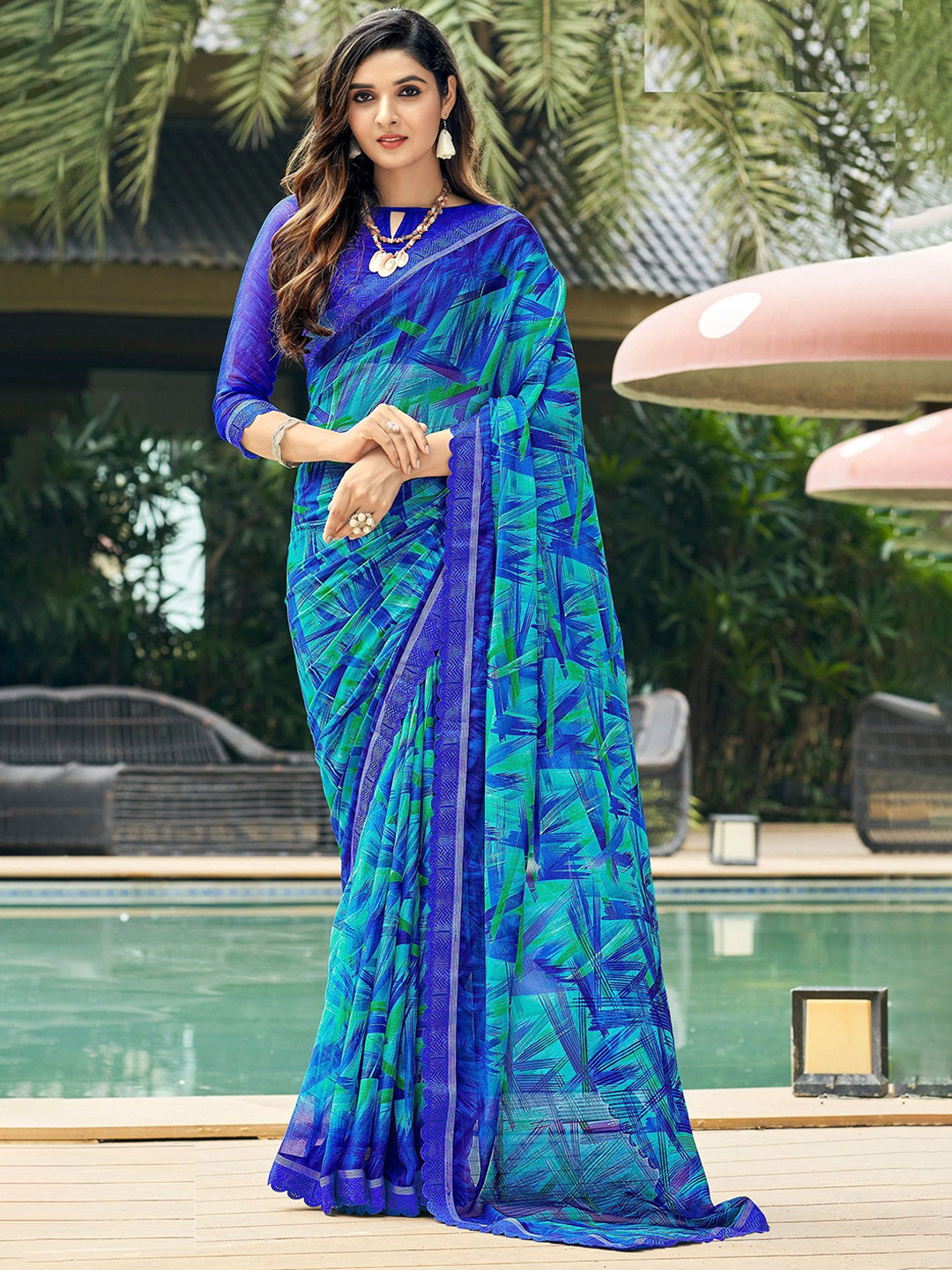 THE FASHION ATTIRE Poly Chiffon Patola Saree