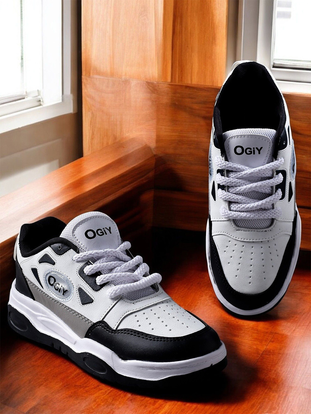 Spotwalk Lace-Ups Running Shoes