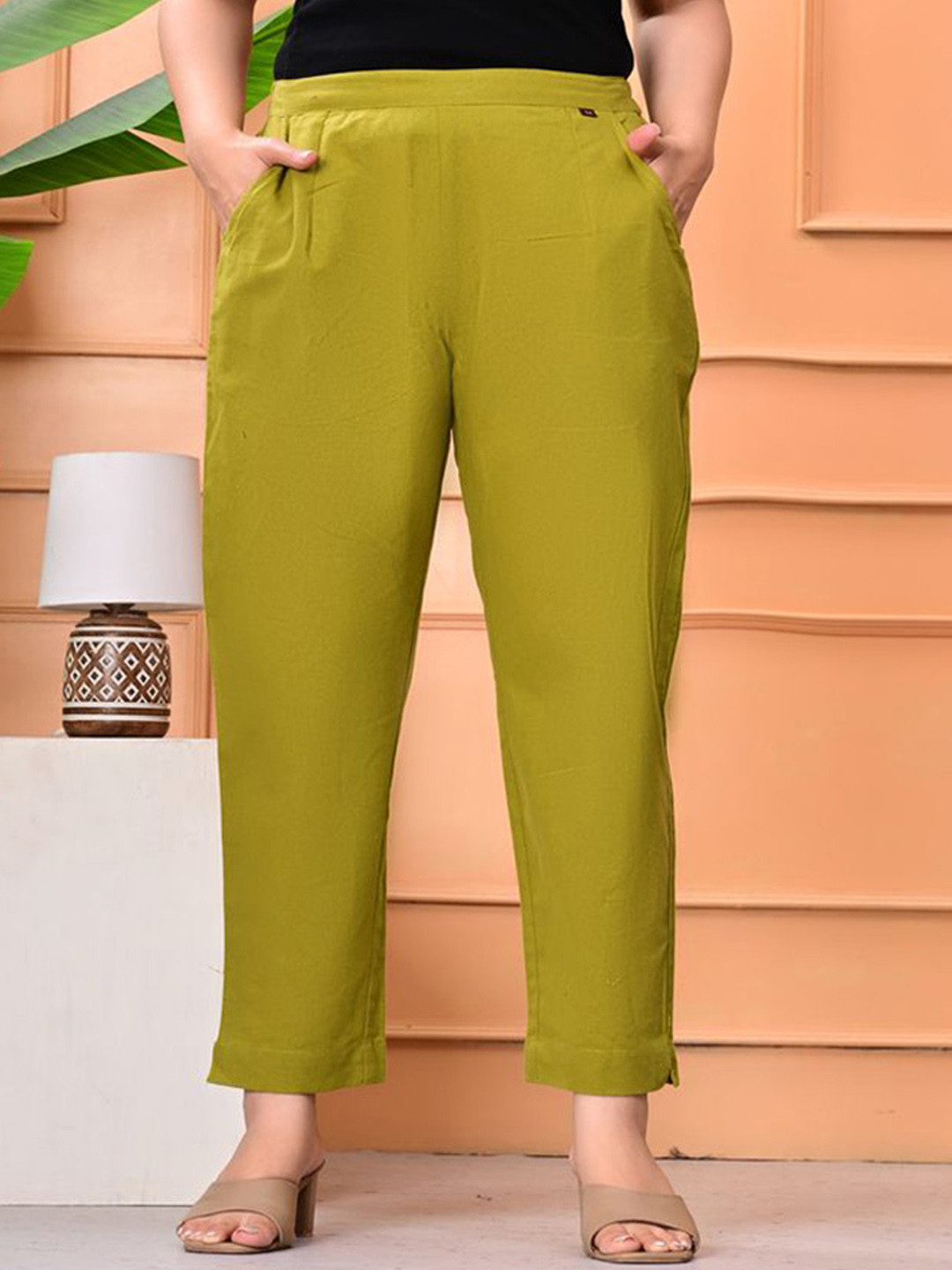 Gamyam Women Mid-Rise Flat-Front Cotton Regular Trousers With 2 Deep Pockets