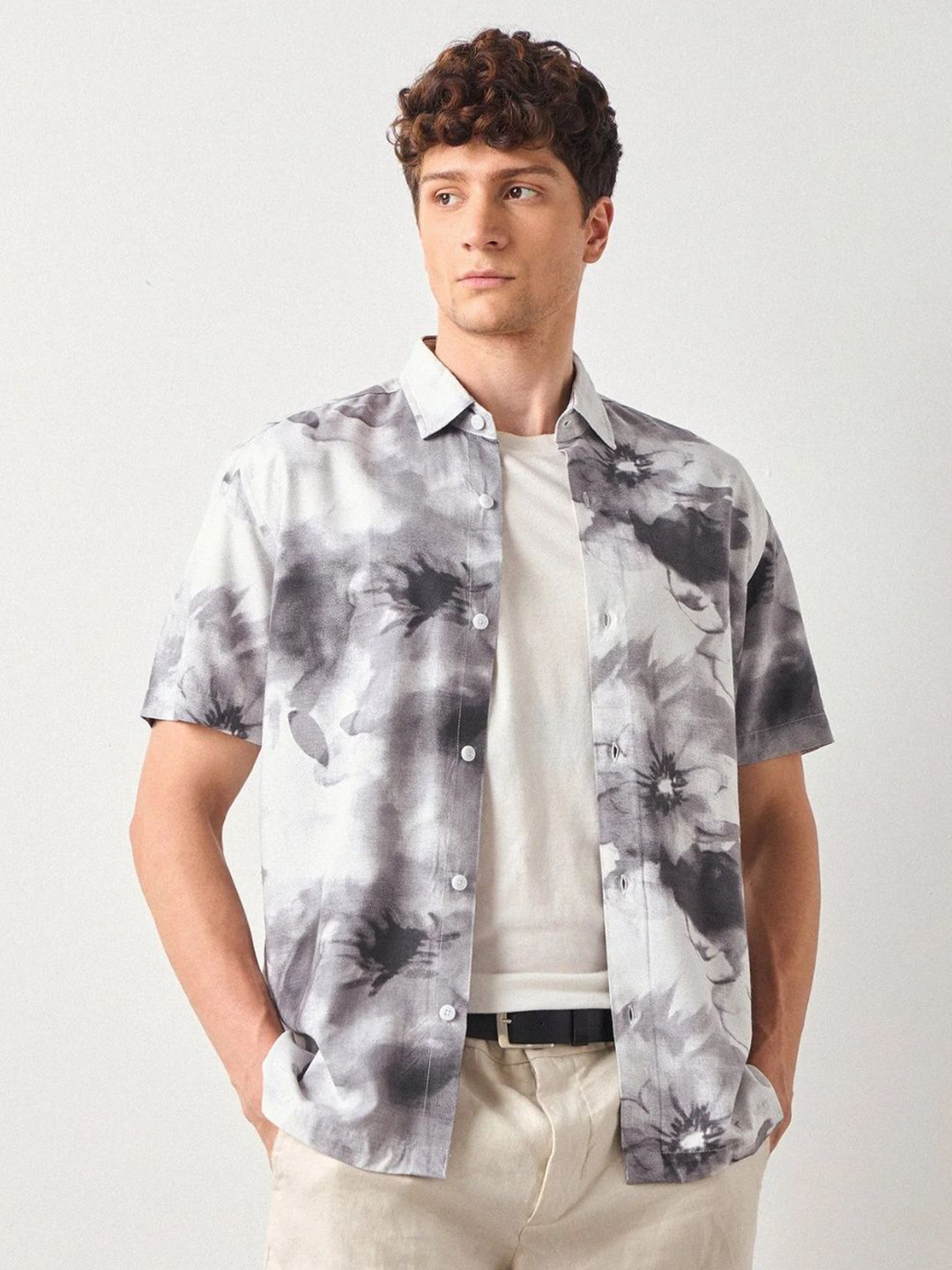 KLYZEE Floral Printed Short Sleeves Cotton Shirt