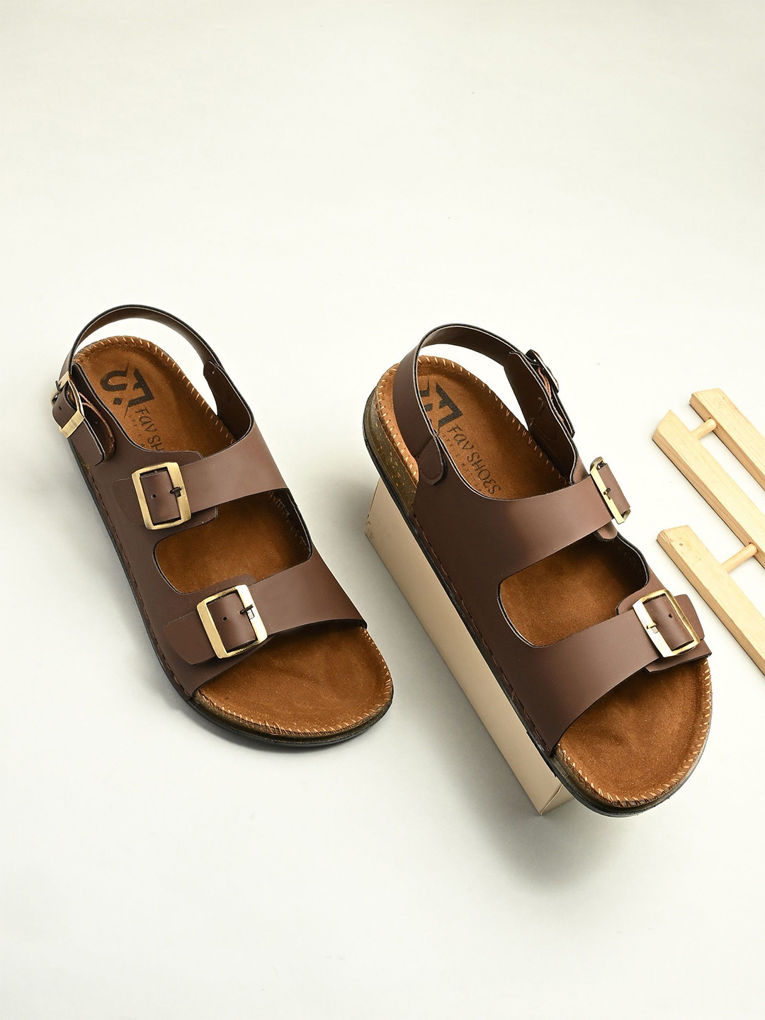 FAV SHOES Men  Spool Heel PU Leather  Comfort Sandals