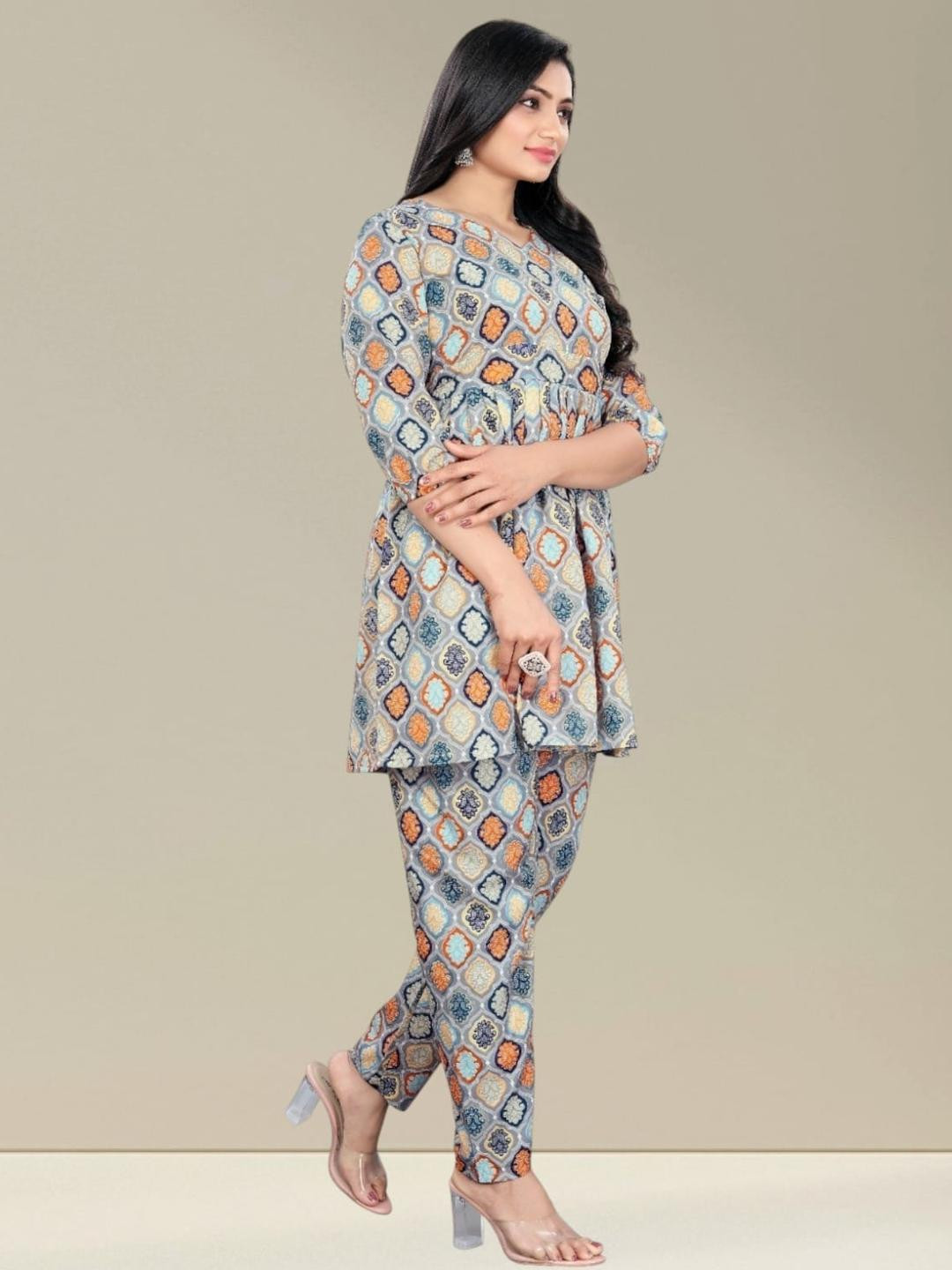 KANUDA Women Red Poly Crepe Kurta Sets