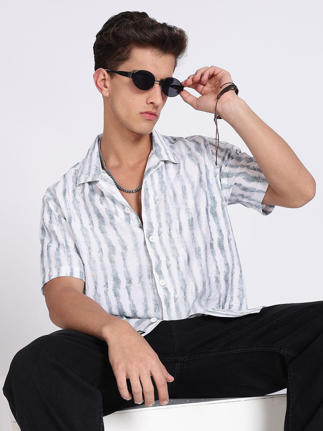 Guns & Sons Relaxed Fit Vertical Striped Short Sleeves Shirt