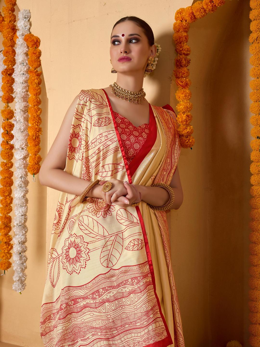 RACHNA Cream Art Silk Sunflower Printed Saree