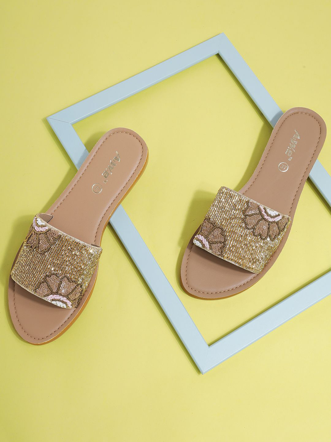 AIWIE Women Hand-Embroidered Ethnic Flats