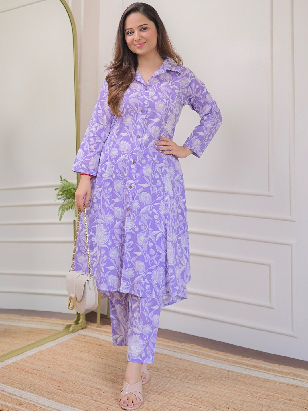 ESPARZA Women Floral Printed Shirt Collar Kurta with Palazzos