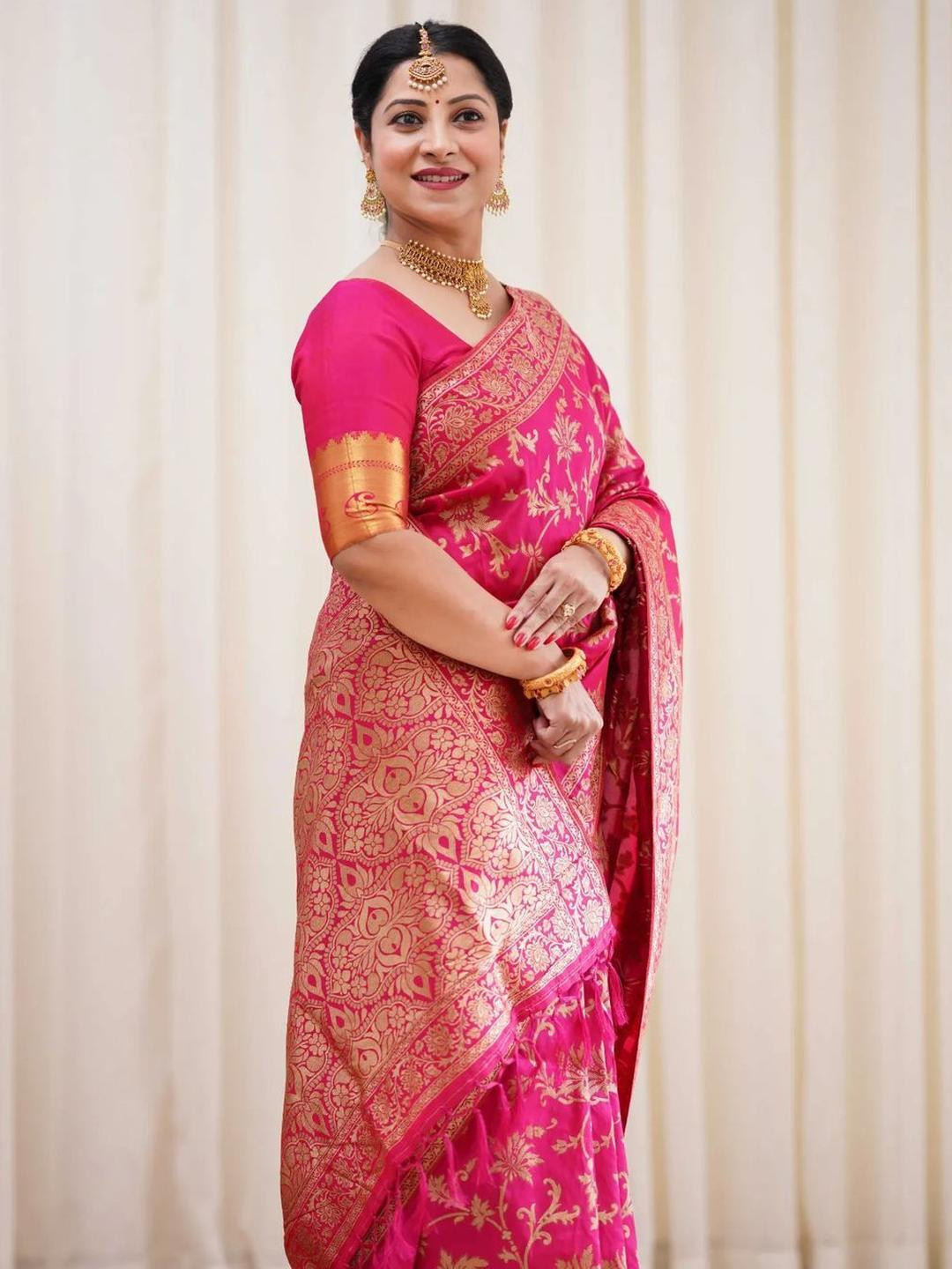 Traditional Handloom, Lightweight, Embroidered & Printed Design, Ideal for Casual, Wedding & Party Wear Saree