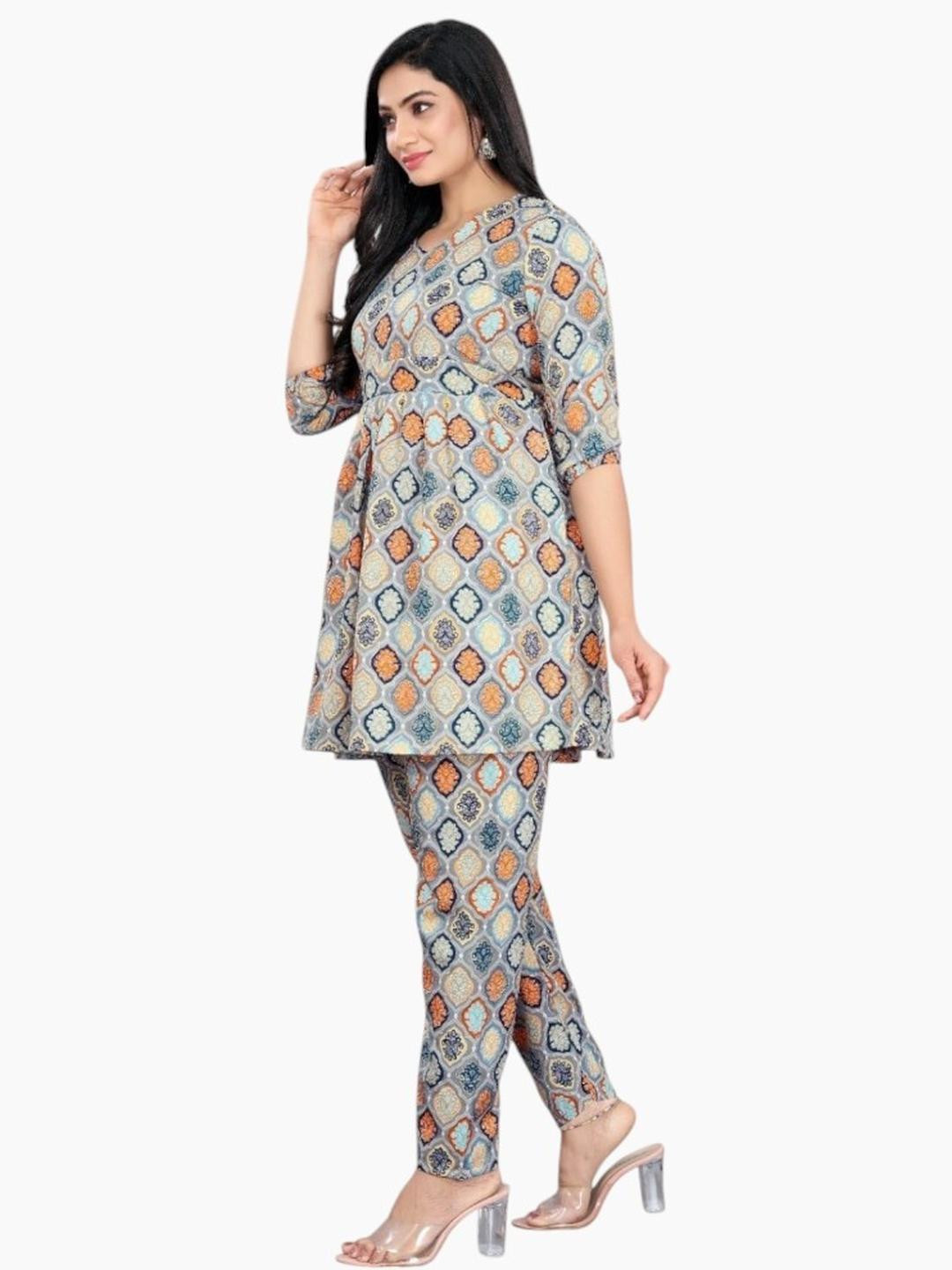 KANUDA Women Black Poly Crepe Kurta Sets