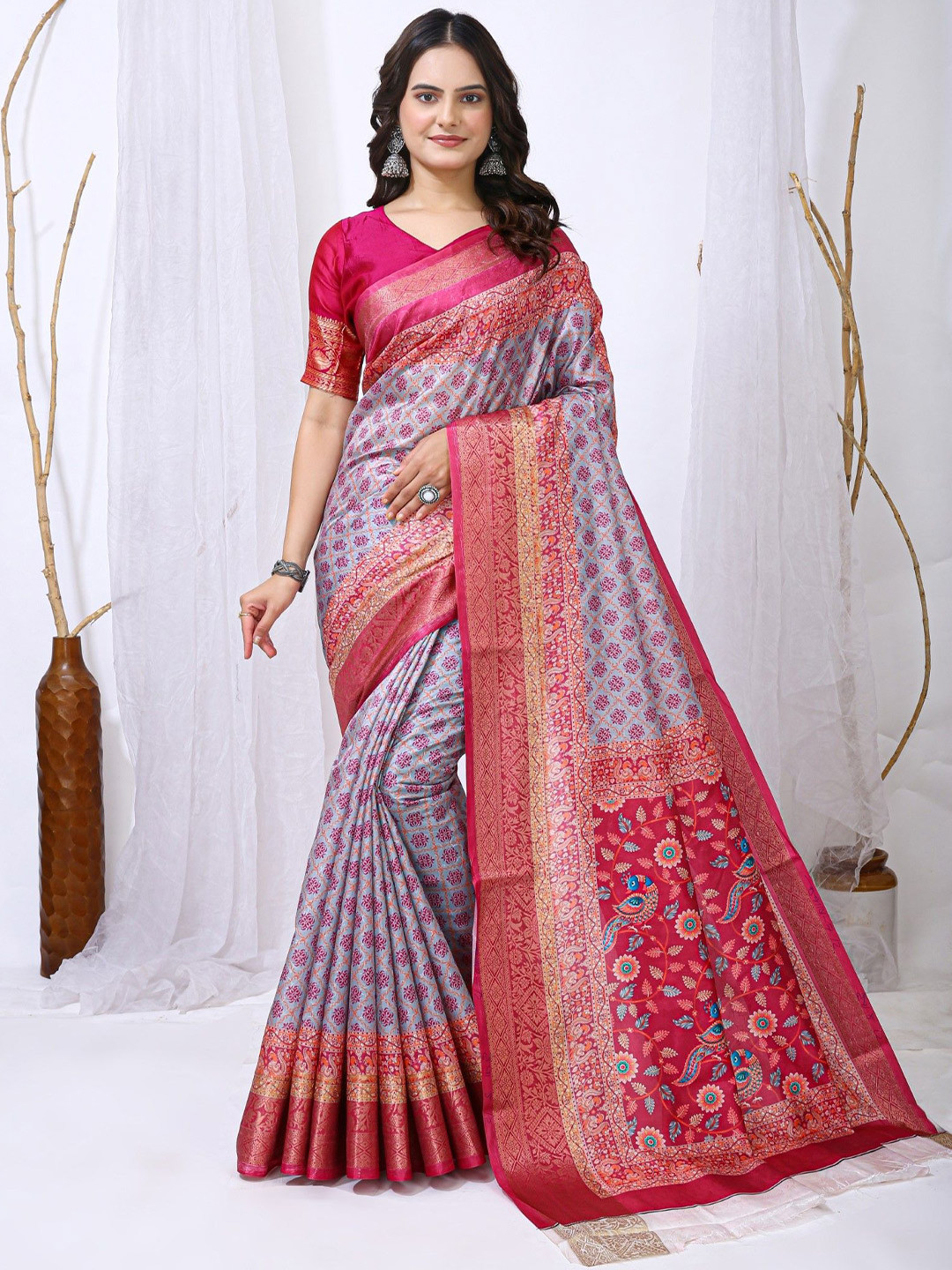 Mitera Ethnic Motifs Digital Printed Saree With Contrast Blouse Piece