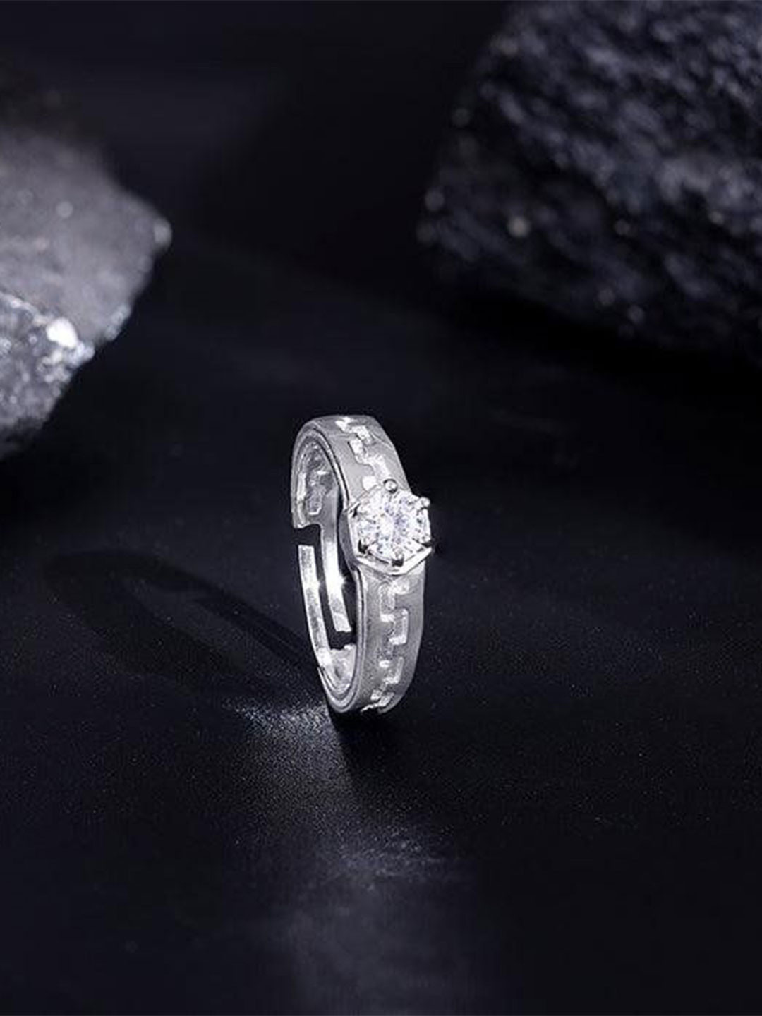 GIVA Men Silver Classic Zircon Ring