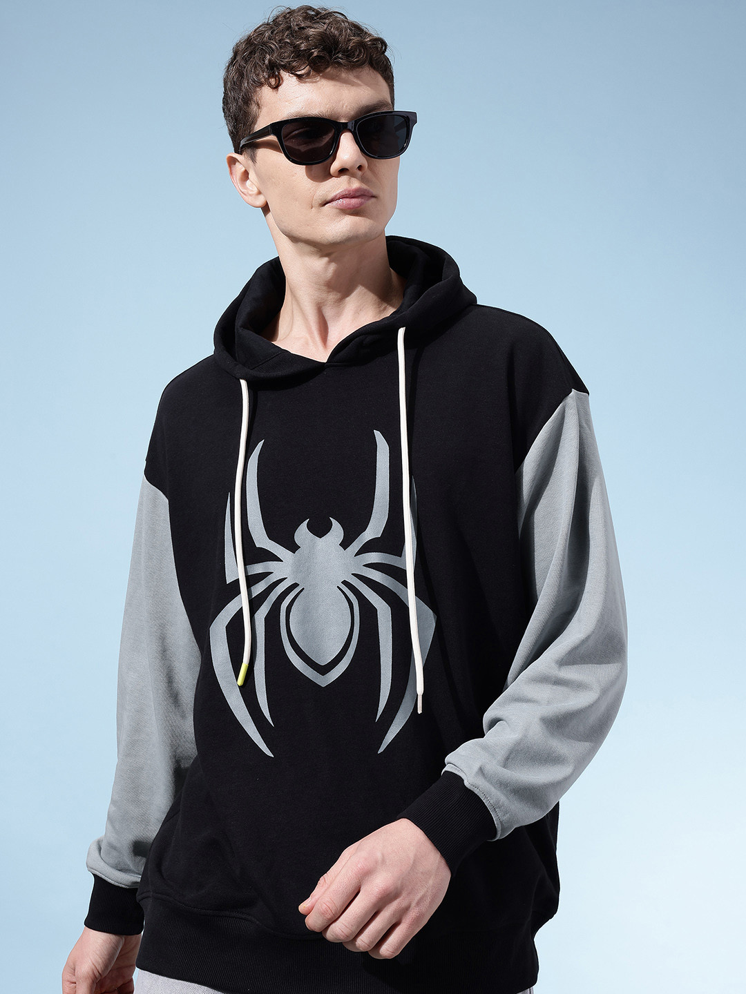 Spider Graphic Hooded Drop-Shoulder Sweatshirt