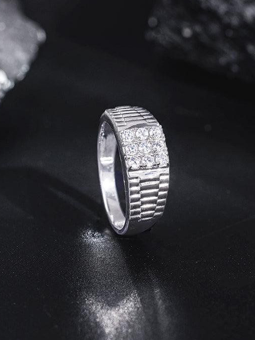 GIVA Men Rhodium-Plated Zircon Silver Fuego Finger Ring
