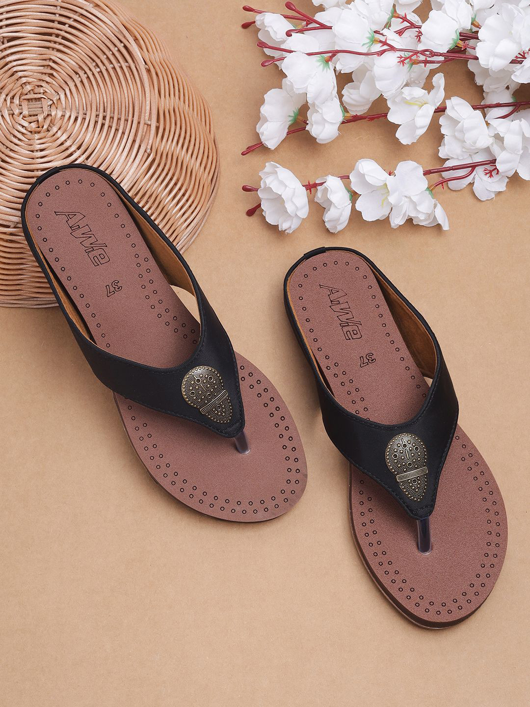 AIWIE Women Printed Ethnic V-Strap Flat