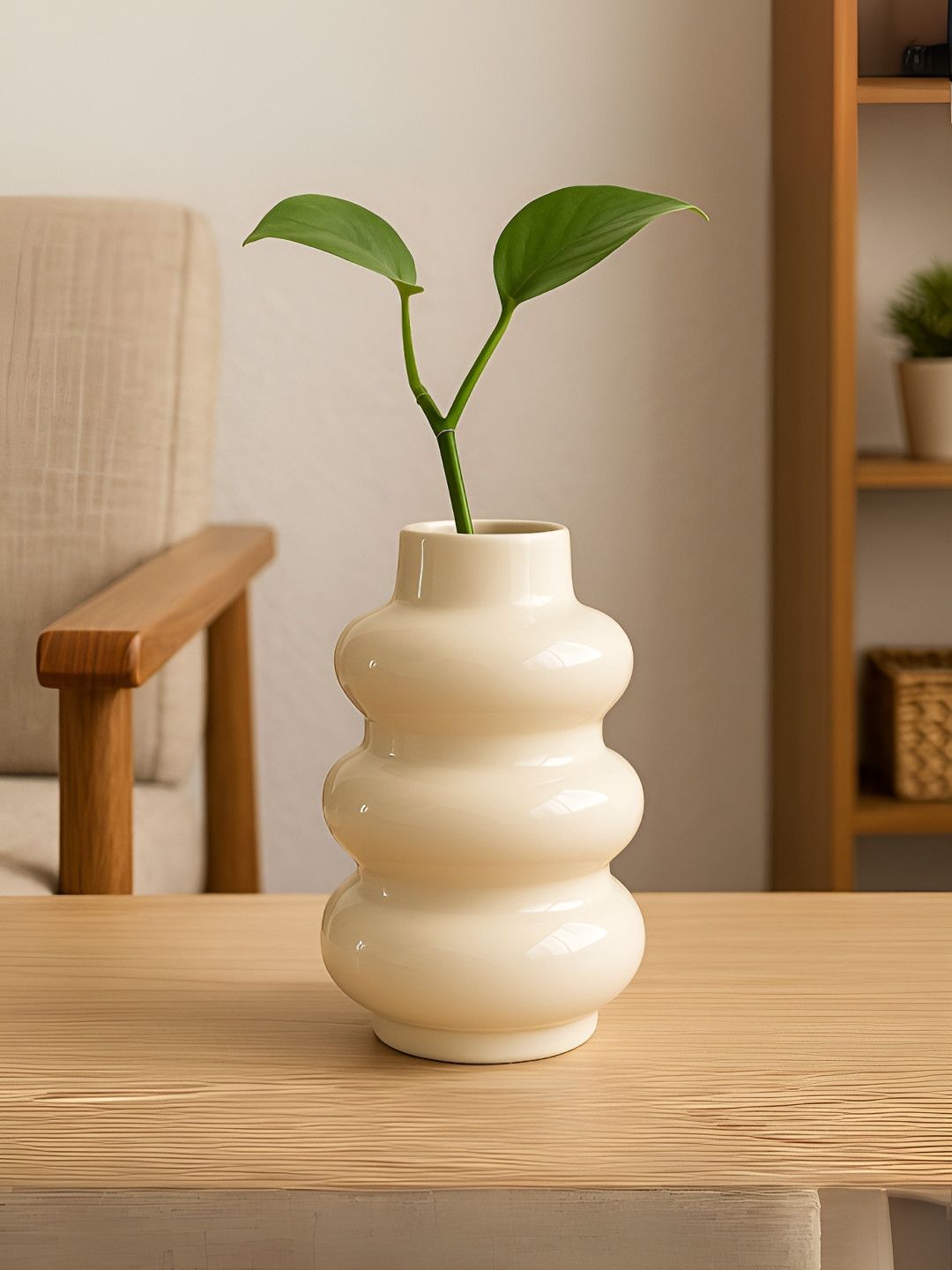 ecofynd White Decorative Ceramic Flower Vase