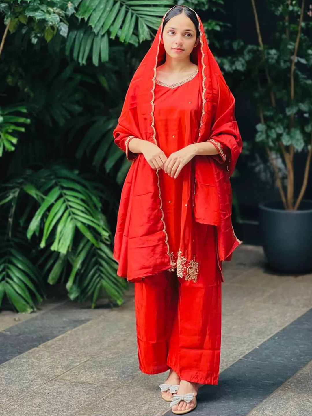 CRAFTLE Women Floral Embroidered Regular Kurta with Palazzos & With Dupatta