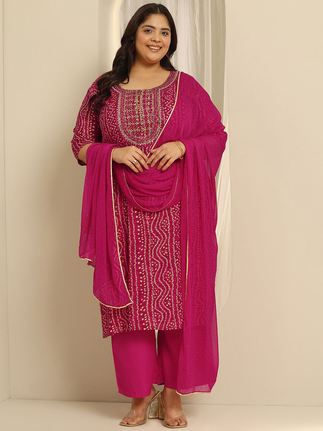 EXTRA LOVE BY LIBAS Women Plus Size Bandhani Printed Sequinned Kurta Trousers & Dupatta