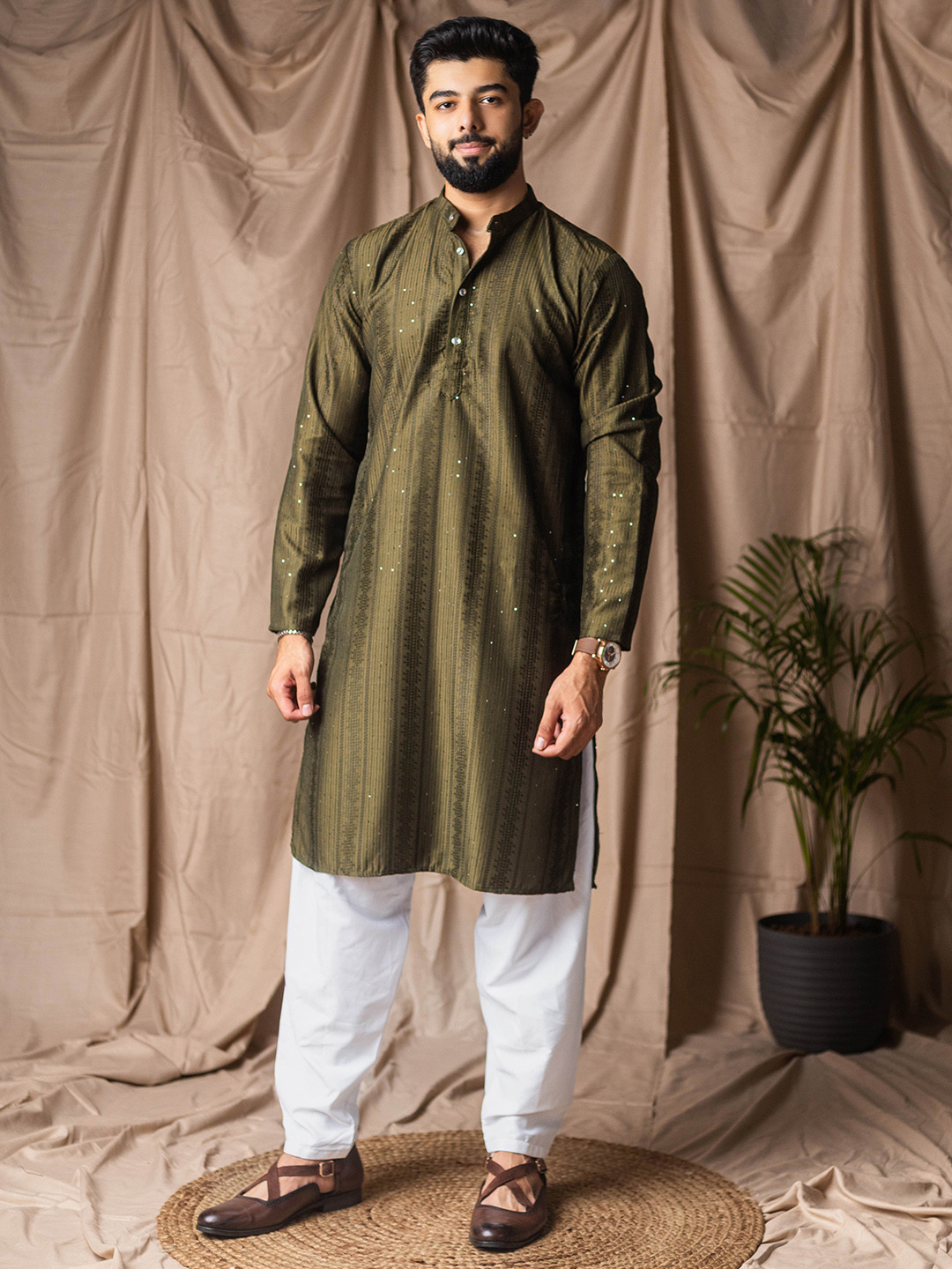 Rawayi Men Mandarin Collar Long Sleeves Straight Kurta