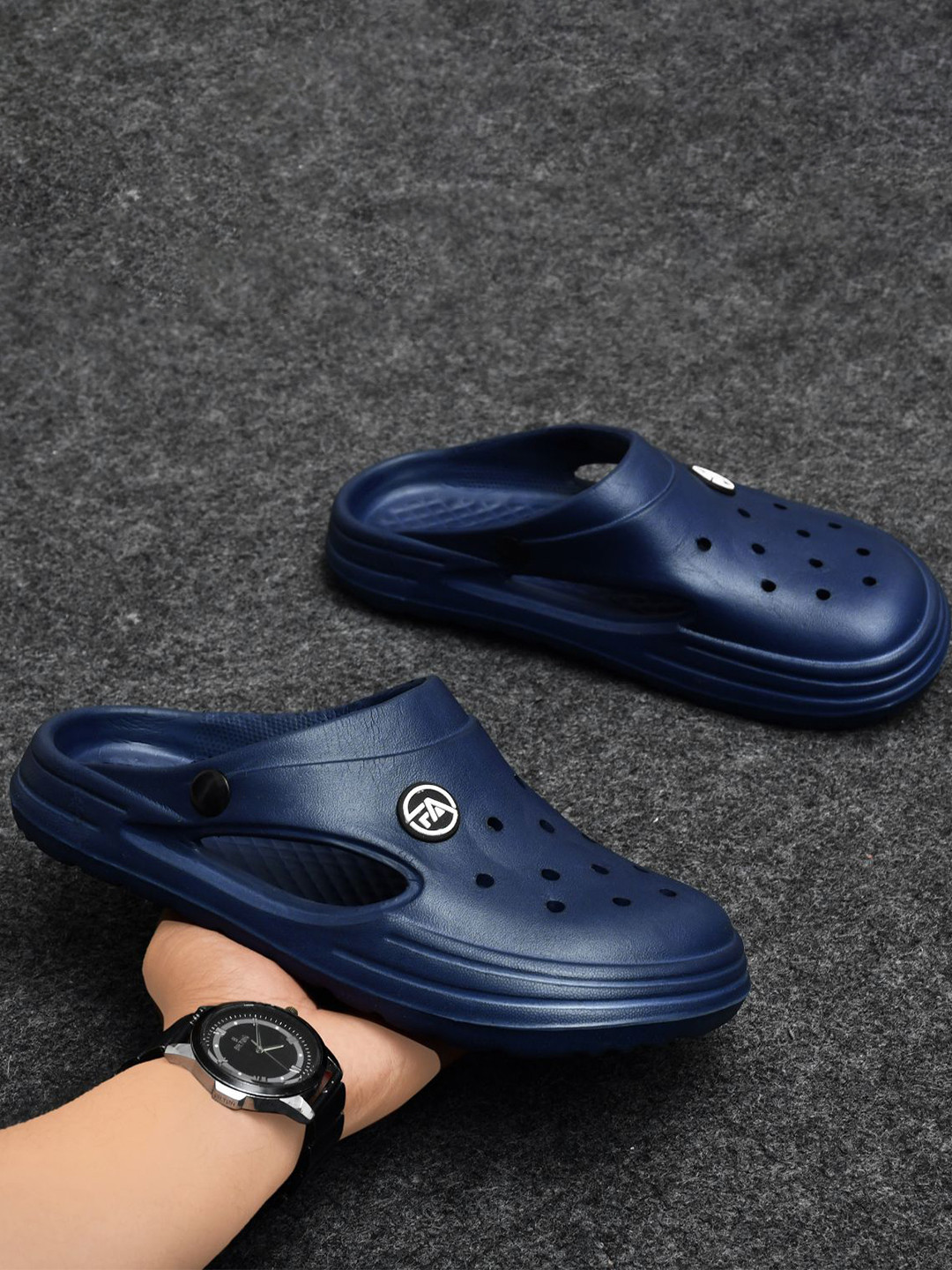 Feel alive Set Of 4 Ultra-Comfortable Lightweight Clogs