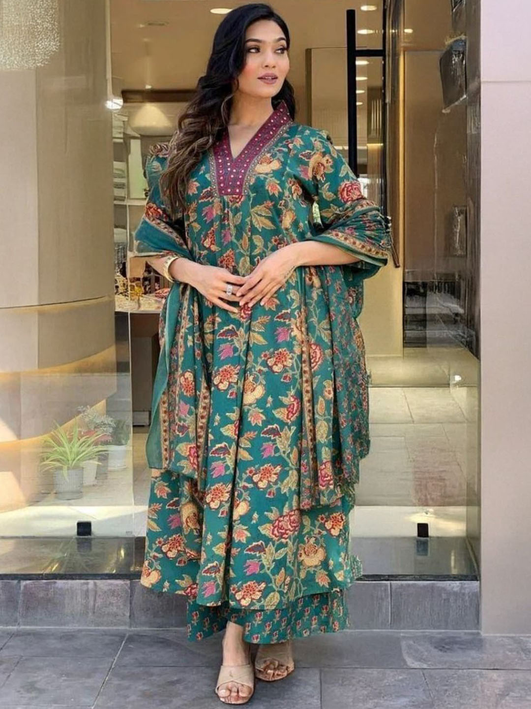 MILAAV Floral Printed A Line Kurta With Trousers & Dupatta