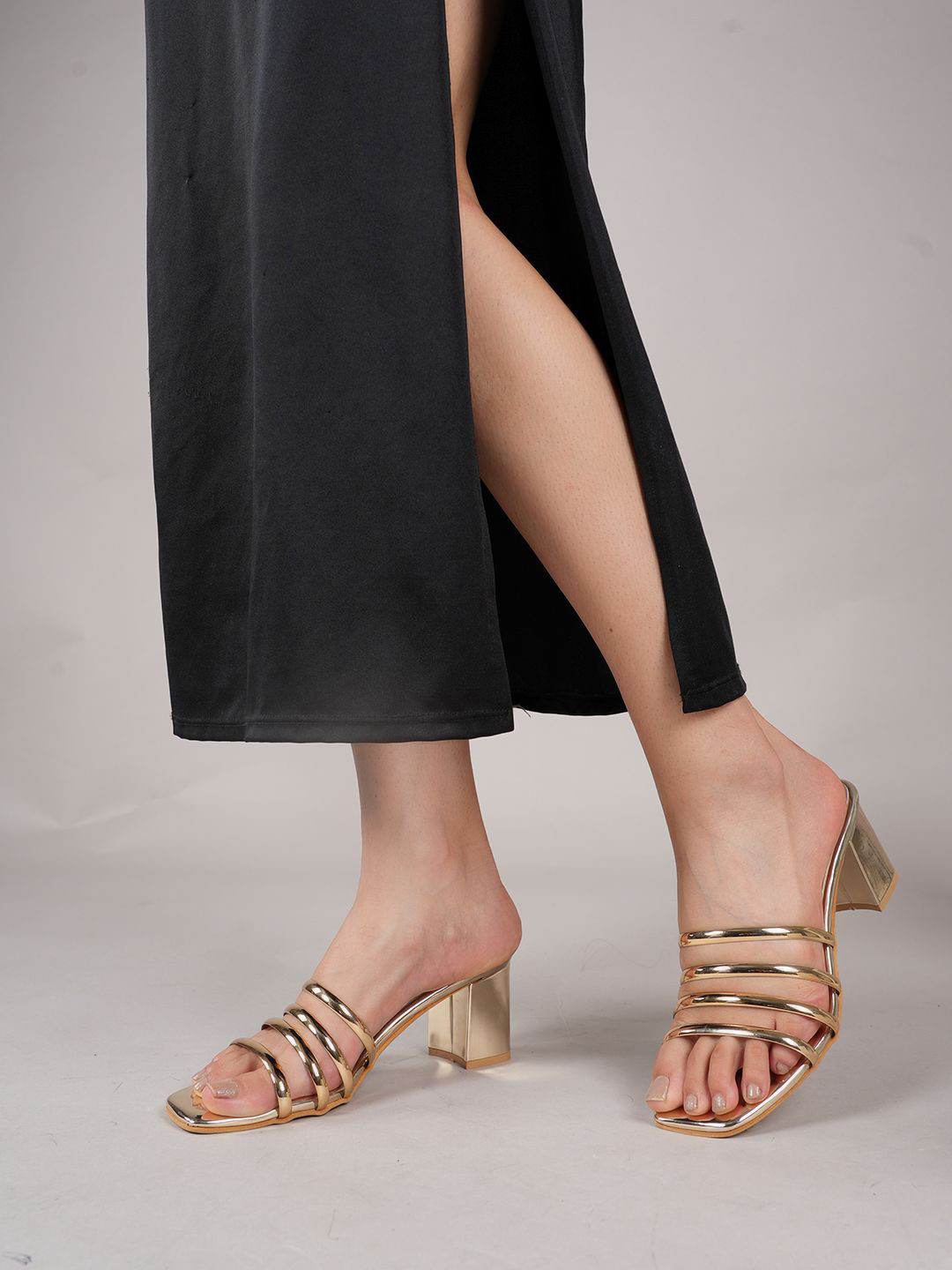 DressBerry Strap Detailing Block Heel Sandals