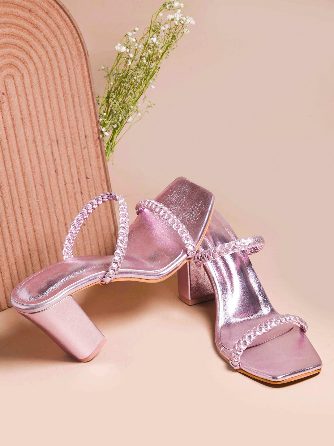 Froh Feet Women Black Solid Synthetic Block Sandals