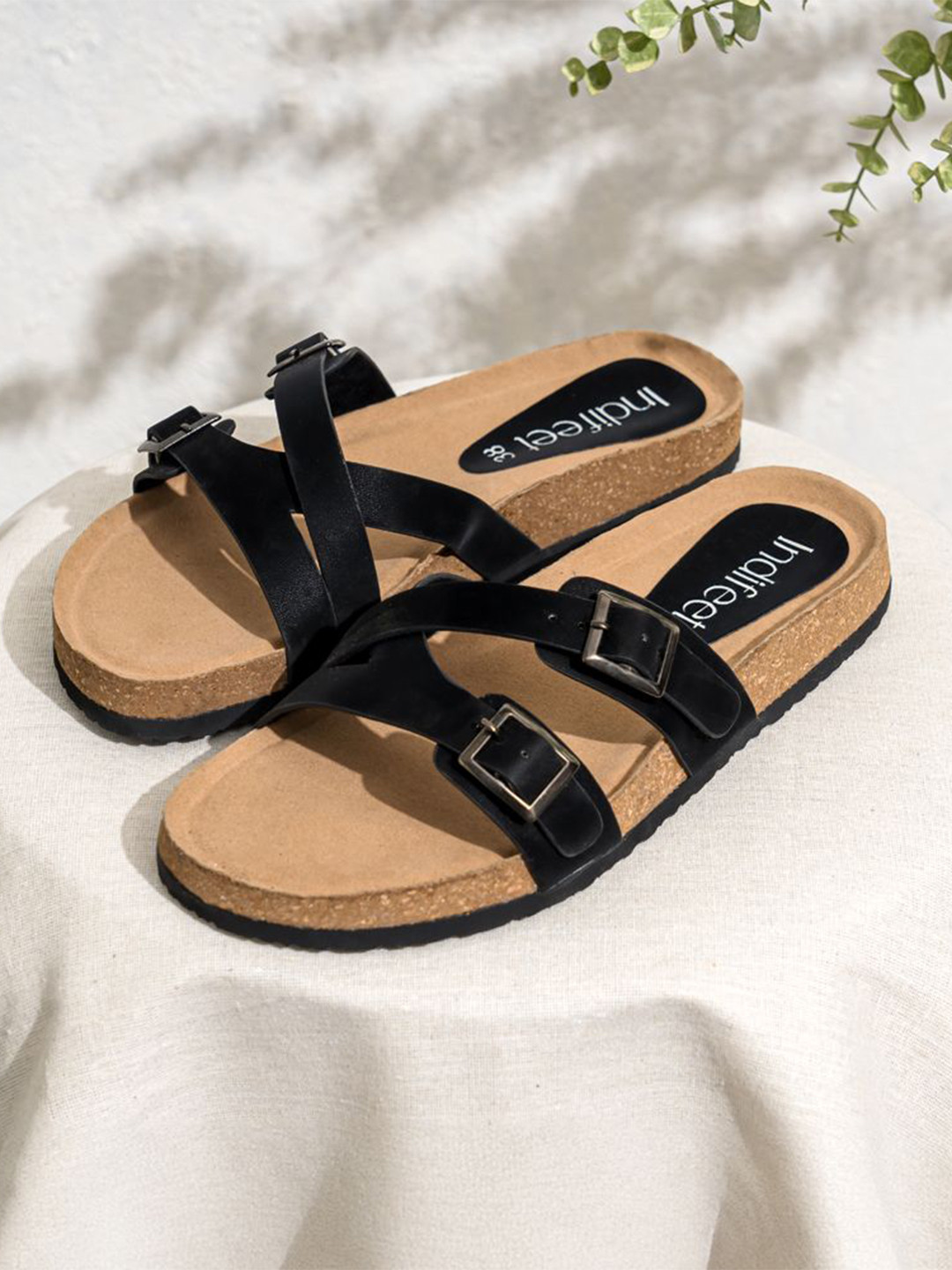 Indifeet Women Cross Strap Open Toe Black Cork Sandals with Adjustable Buckles