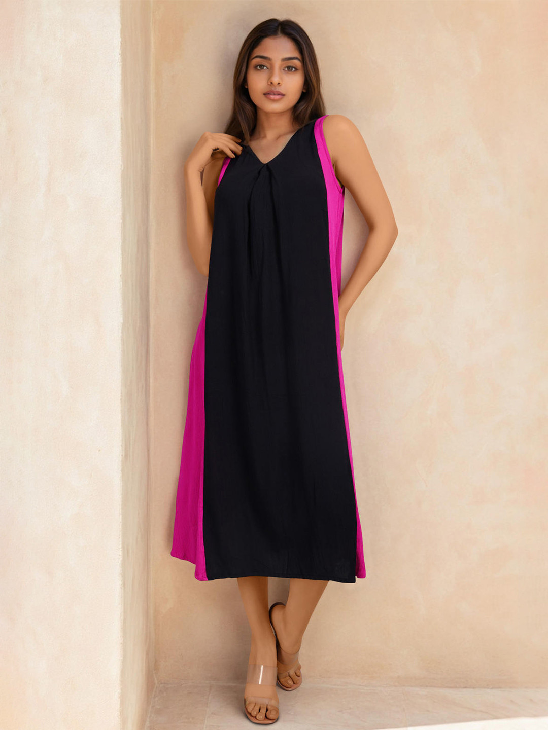 Dora Dori Women Colourblocked Crepe A-Line Midi Dress