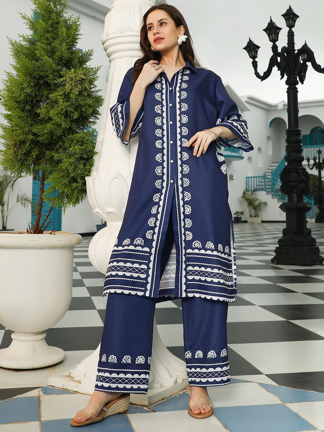 QISSA Women Indie Flora Lined Imprint Linen Kurta with Trousers