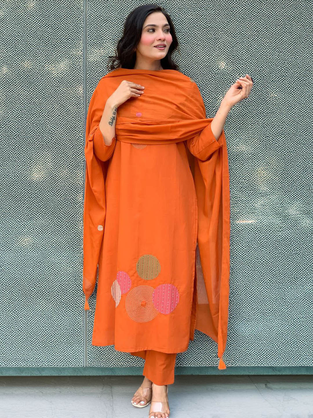 CREEPER Geometric Embroidered Mandarin Collar Beads & Stones Kurta With Trousers & Dupatta