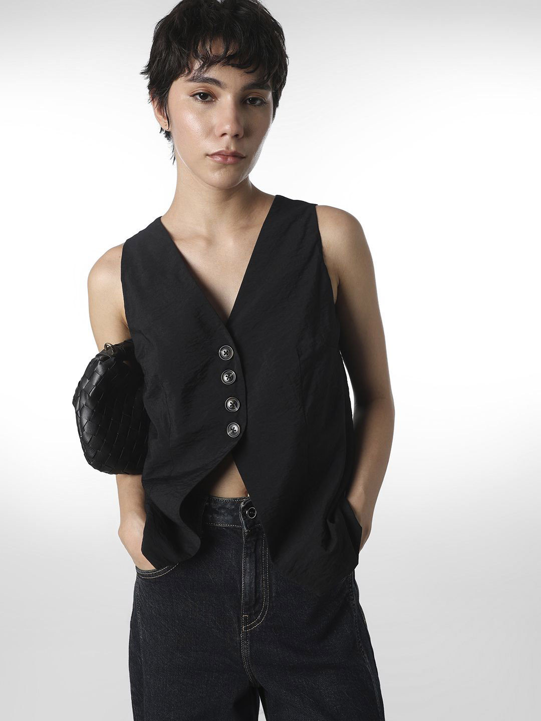 ONLY Sleeveless V-Neck Waistcoat