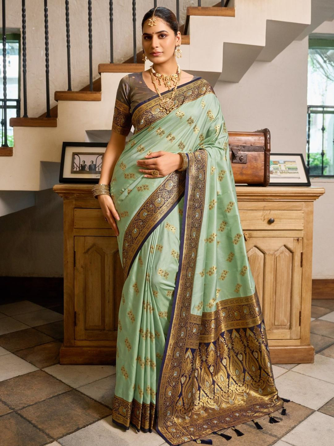 LeeliPeeri Designer Paithani Zari Weaving Saree With Contrast Blouse Piece
