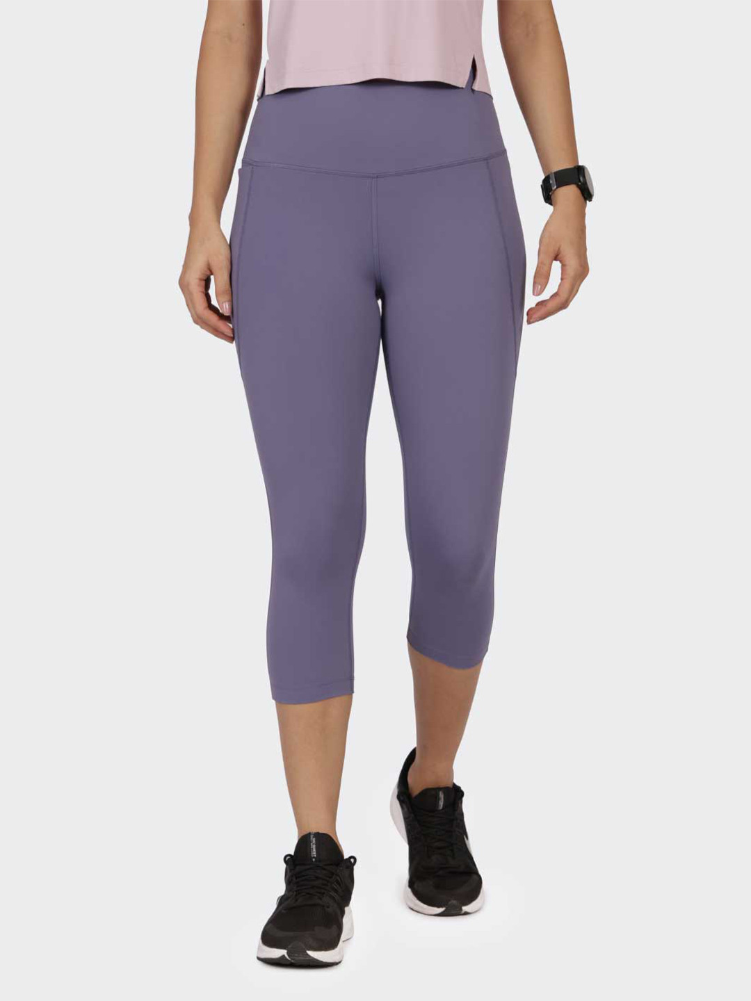 Blissclub Women Skinny Fit Mid-Rise Three-Fourth Length Running Sports Tights