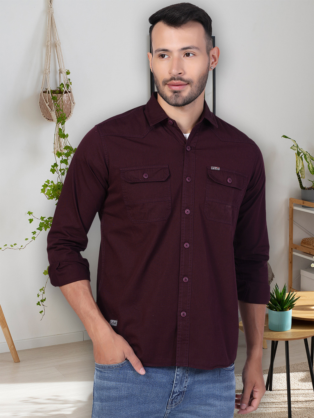 D Finish Smart Spread Collar Double Pocket Detail Twill Cotton Shirt