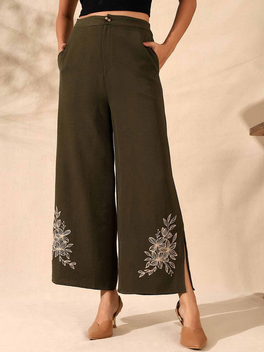 Justin Whyte Women Mid-Rise Loose Fit Pleated Trousers