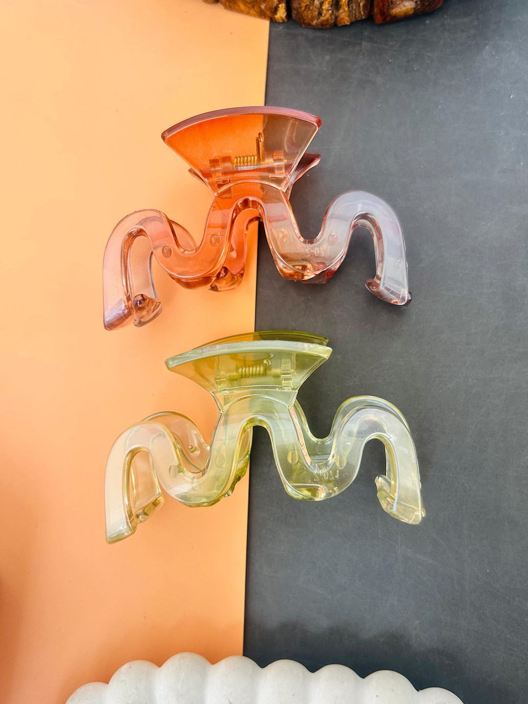 Radhya Accessories Gradient Bofeini Zigzag Pack Of 2 Hair Claws