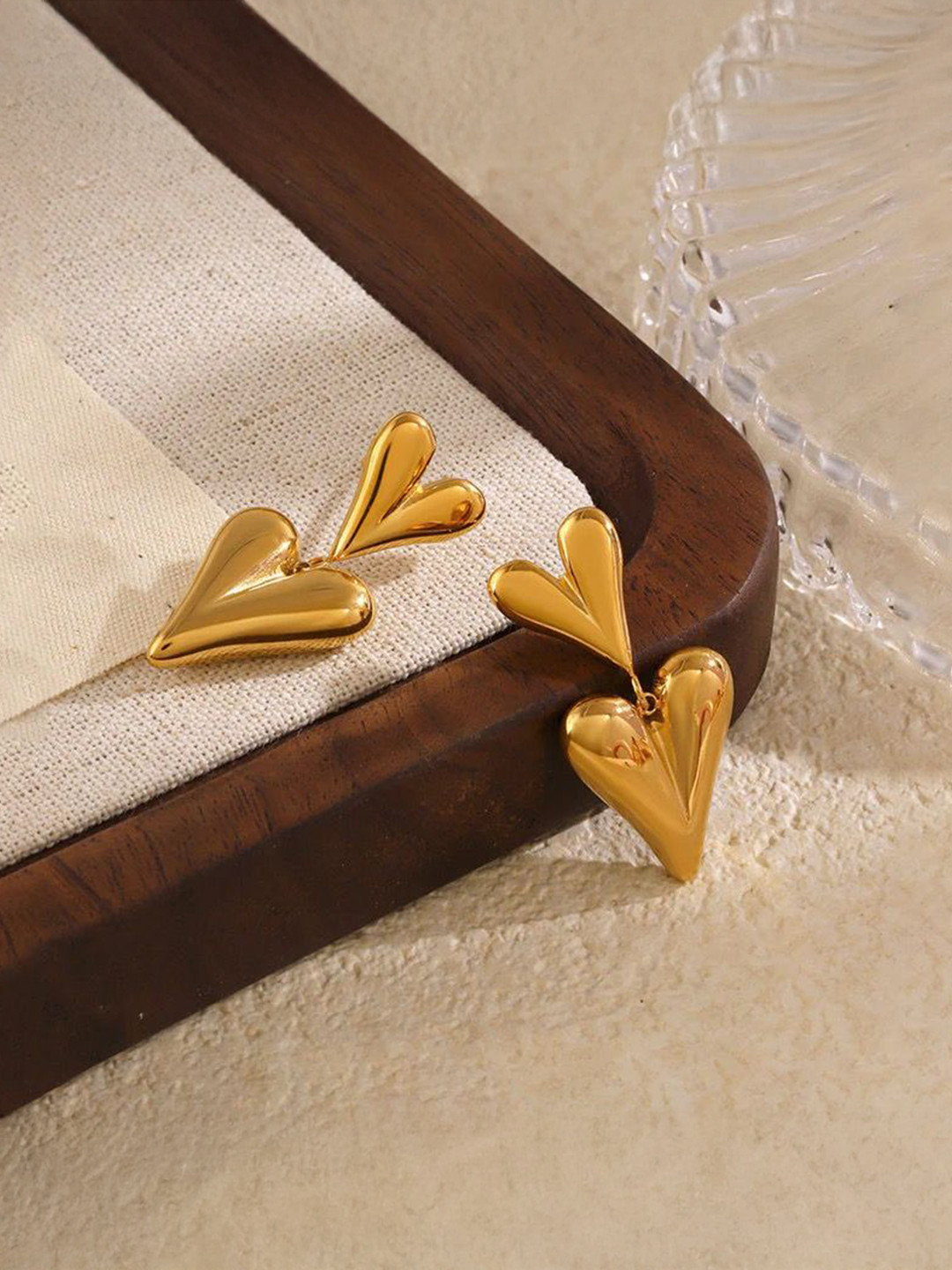 MODE & MINIMAL Stainless Steel Gold-Plated Anti Tarnish Heart Shaped Studs